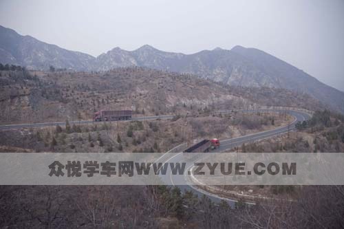 科目三考试转弯技巧 不同路况有窍门 科目三考试转弯技巧 不同路况有窍门